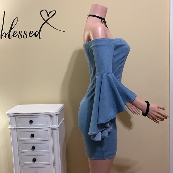 🌹Open Shoulder Bell Sleeve Denim Dress🌹 - Picture 7 of 8